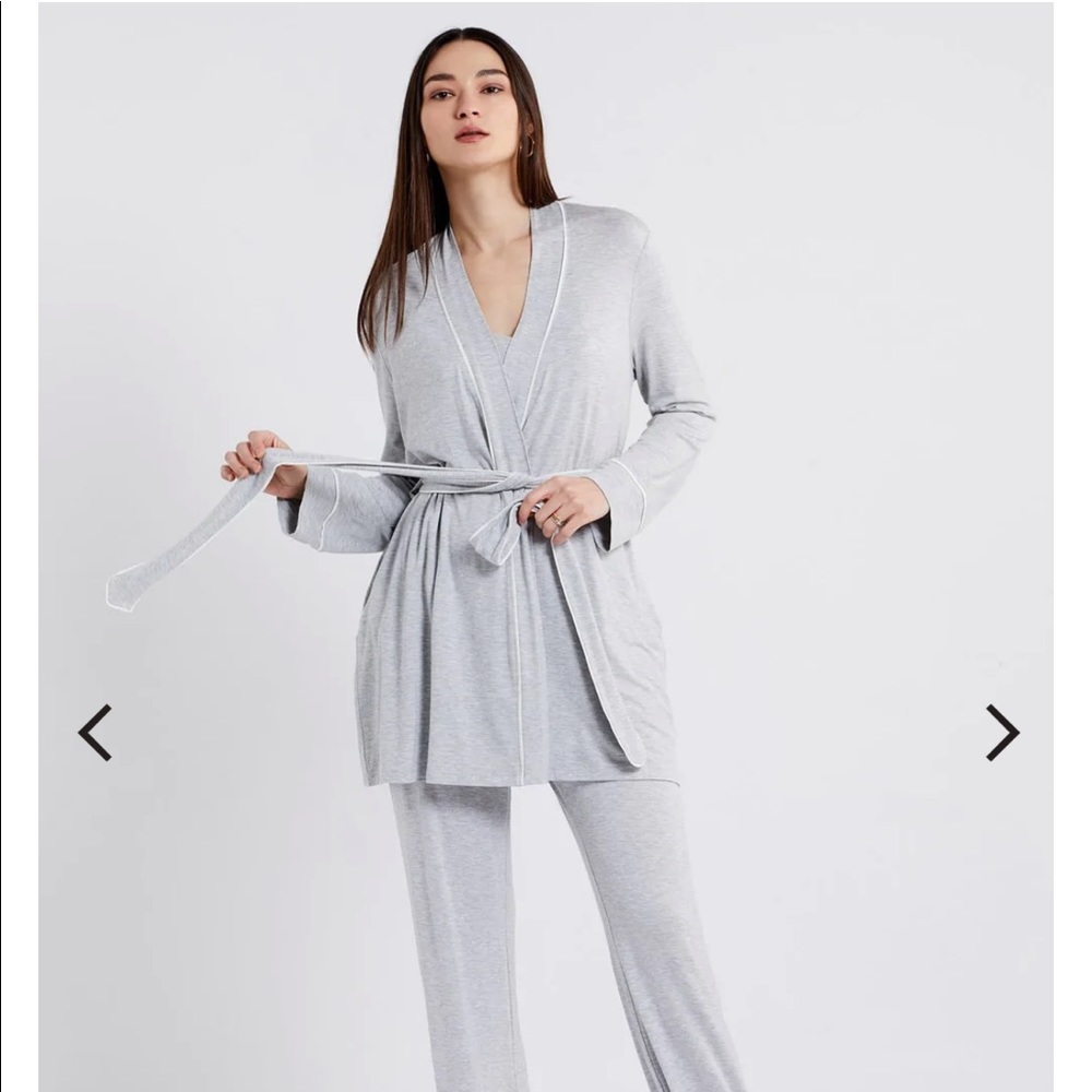 A Pea in the Pod Maternity Nursing Set Sz Large